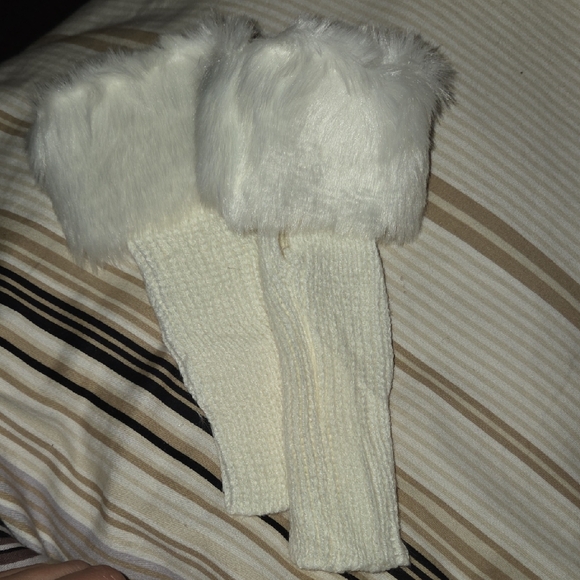 Accessories - Elegant White Faux Fur Fingerless Women's Gloves